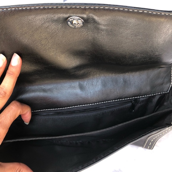 Guess black clutch with white contrast stitching - Picture 4 of 6